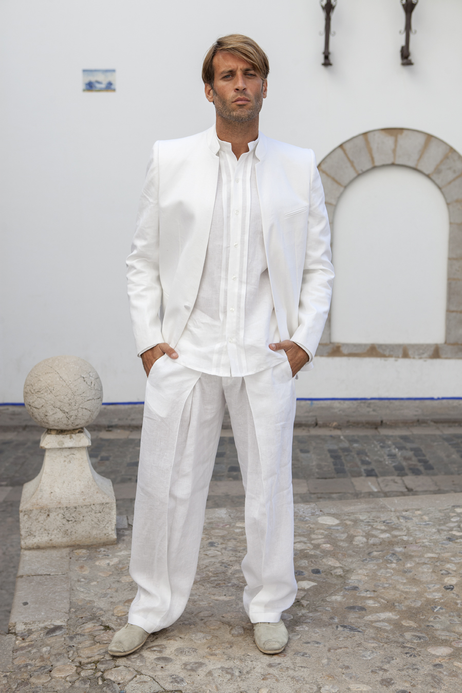 camisa cuello mao y pantalón bombacho  Mens pants fashion, All white mens  suit, Mens fashion classy